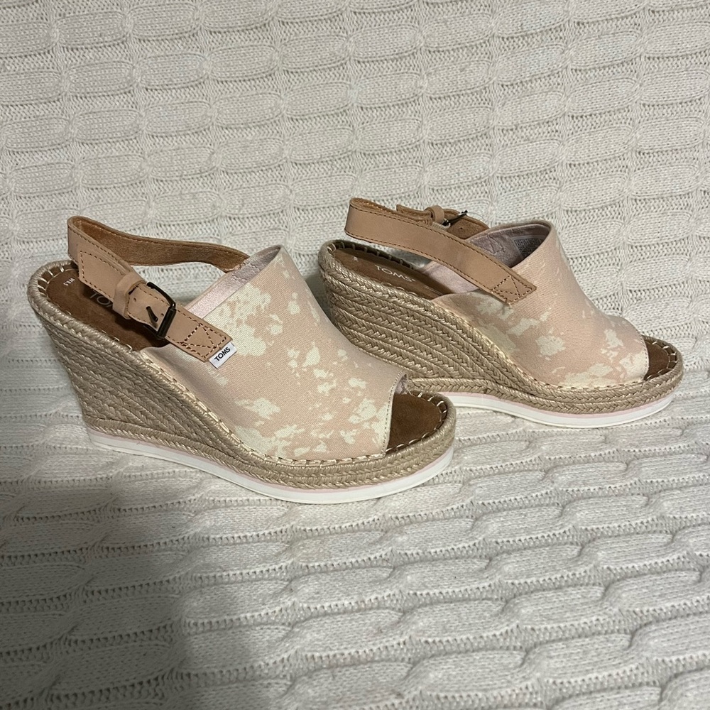 🆕 Toms Monica Wedge Sandal.  Women’s size 8.5.